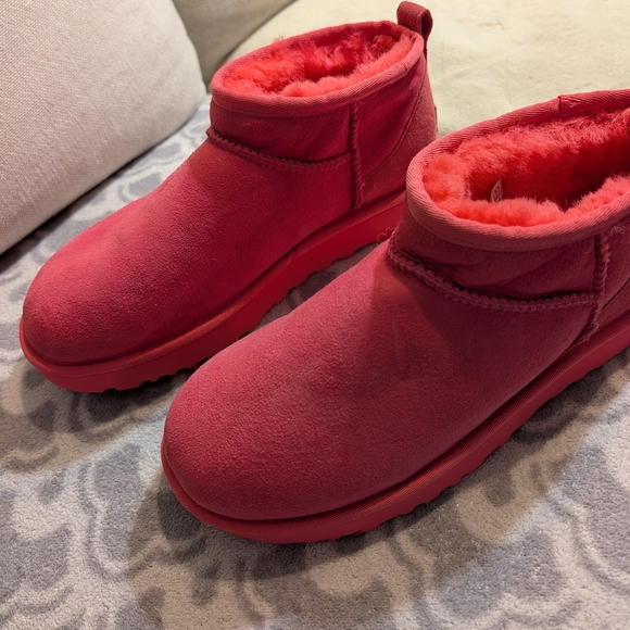 UGG Mini Bootie Ankle Boots in Red - Picture 3 of 6